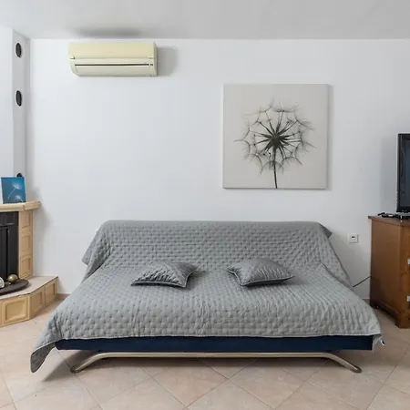 Appartement By The Sea Zavala, Hvar - 553 Jelsa (Hvar)